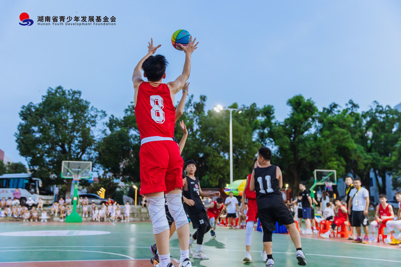 青岛大学迎新杯篮球赛裁判招募令：热爱篮球的你CBA中文网——中国男子篮球职业联赛赛程比分+球队数据+盘口分析快来加入！
