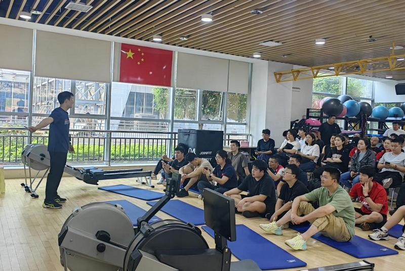 夏日沙滩篮球:挑战极限的运动体验(图1)